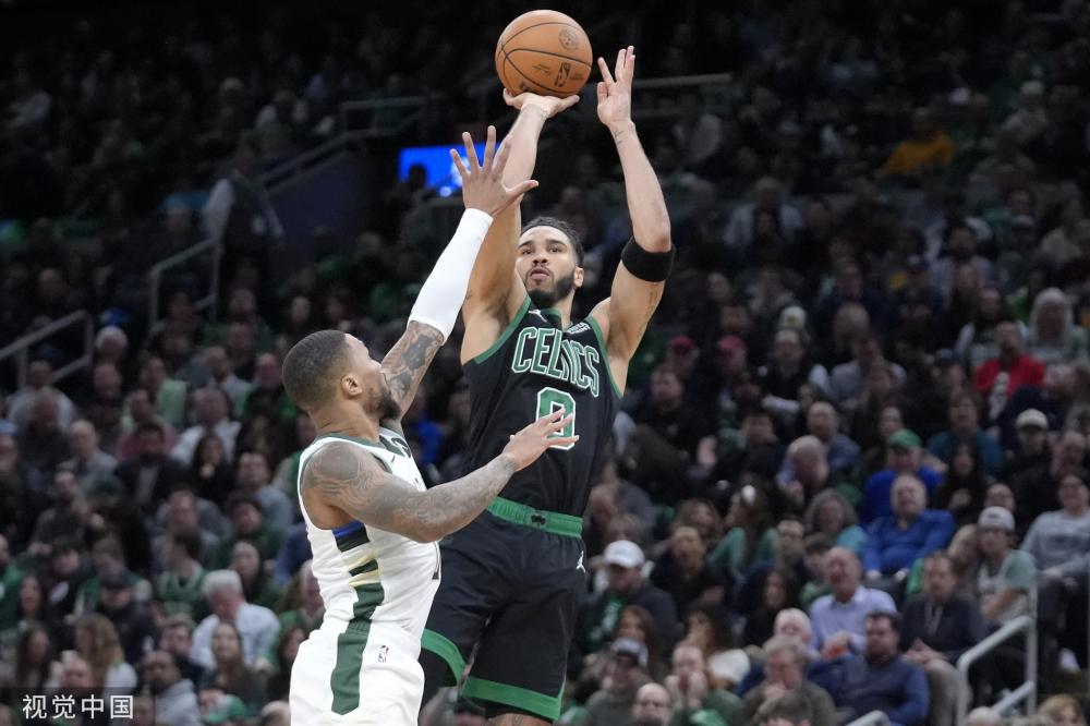 球场正式亮 球场正式亮