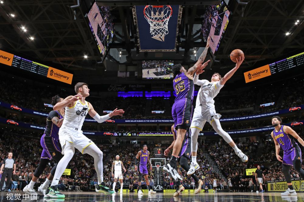 许多孩子纷 许多孩子纷